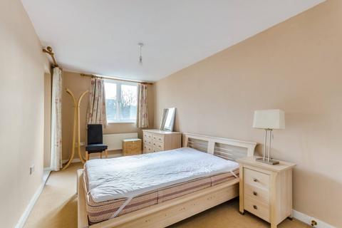 1 bedroom flat to rent, West Street, Sutton, SM1