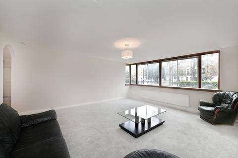 3 bedroom flat for sale, The Quadrangle, Southwick Street, London