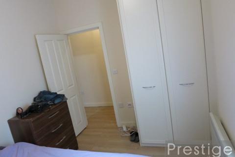 1 bedroom apartment to rent, Holloway Road, London N7