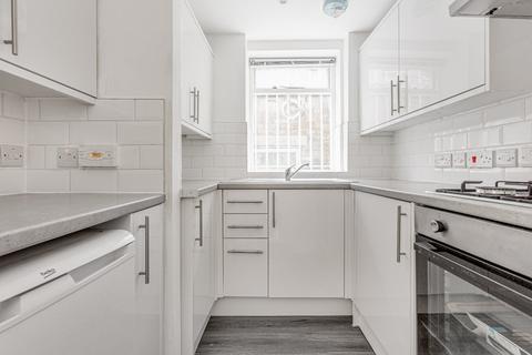 1 bedroom flat to rent, Waldemar Avenue, London