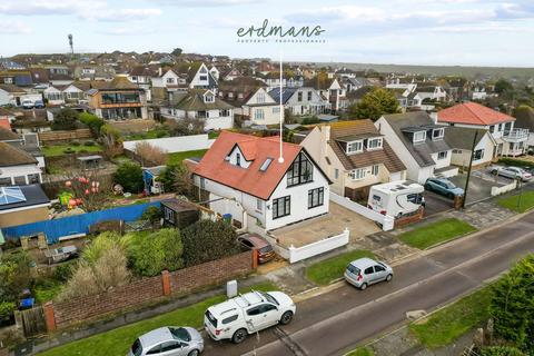 4 bedroom detached house for sale, Brambletyne Avenue, Saltdean, BN2