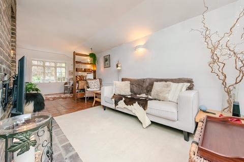 65 Fairdene Road, Coulsdon, CR5 1RJ