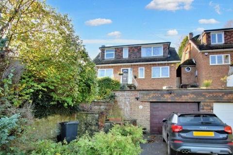 5 bedroom detached house to rent, Walderslade Road, Chatham