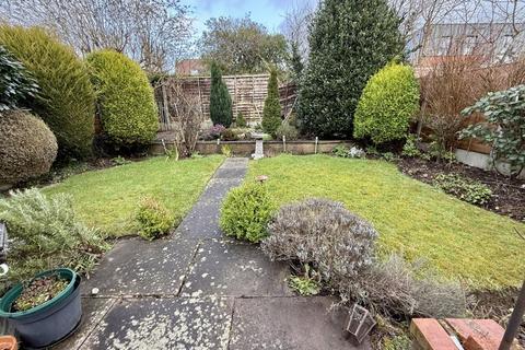 2 bedroom retirement property for sale, Goldieslie Close, Sutton Coldfield, B73 5PS