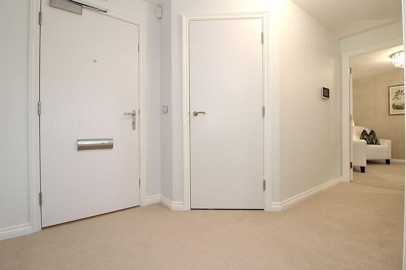One Bed (Hallway)