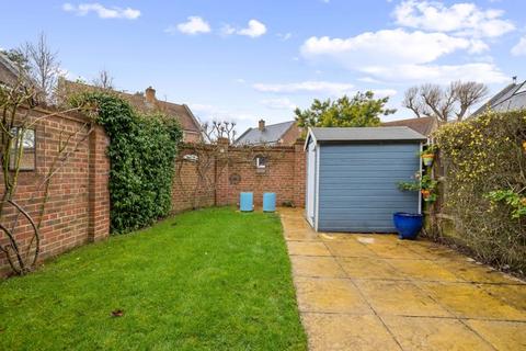 2 bedroom end of terrace house for sale, Old Common Close, Chichester