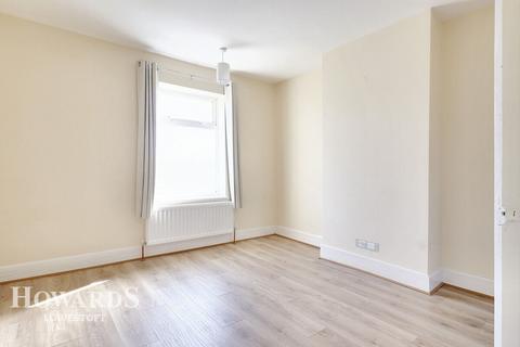 19 Birds Lane, Lowestoft, NR33 0NP