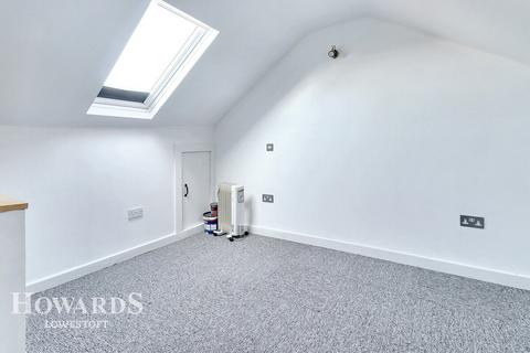 19 Birds Lane, Lowestoft, NR33 0NP