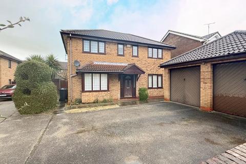 4 bedroom detached house to rent, Provence Road, Stukeley Meadows, Huntingdon