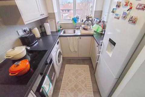 1 bedroom apartment for sale, Streamside Close, Edmonton, N9