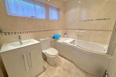 25 Barleyfield Way, Houghton Regis, Dunstable, LU5 5ER