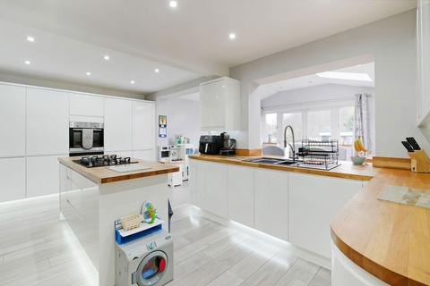 54 Dovedale Road, Rotherham, S65 3AR