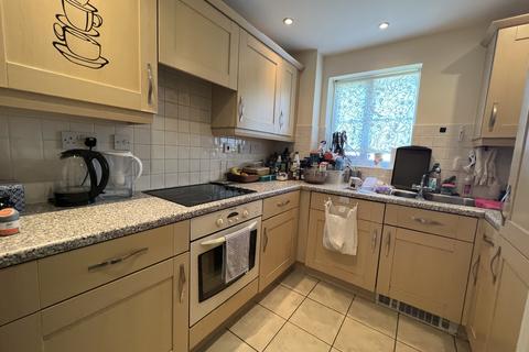 2 bedroom flat to rent, Priestley Court