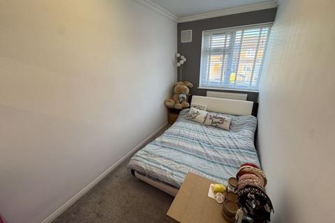 7 Maurier Close, Northolt, UB5 5JY