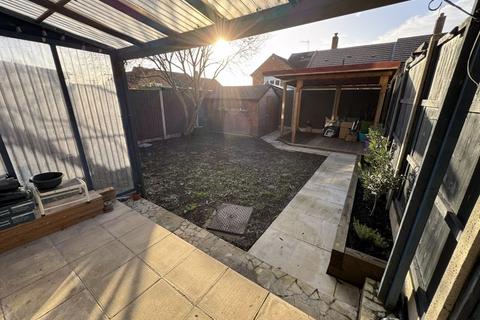 7 Maurier Close, Northolt, UB5 5JY