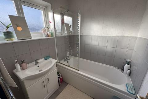 7 Maurier Close, Northolt, UB5 5JY