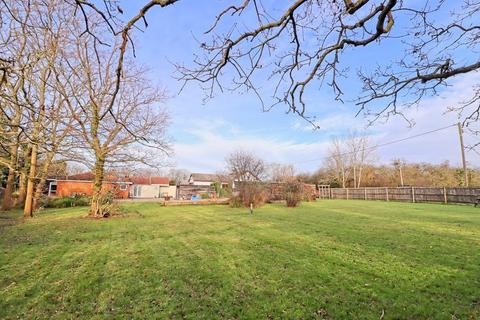 5 bedroom detached house for sale, Wellington Avenue, Hullbridge, Hockley