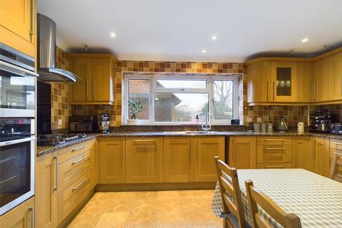 4 bedroom detached house for sale, Fairlawn Road, Tadley, Hampshire, RG26