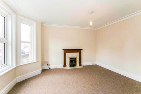 3 bedroom detached house to rent, Malvern Road, Bournemouth