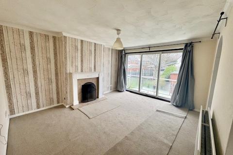 2 bedroom maisonette to rent, Lingfield Gardens, Townhill Park, Southampton SO18