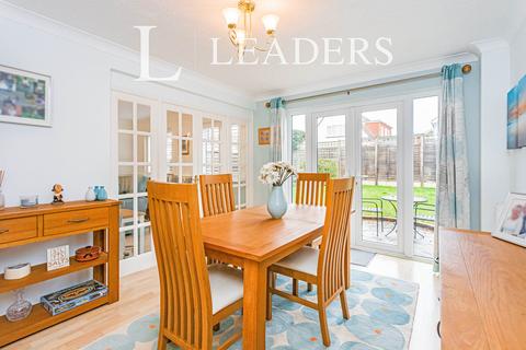 4 bedroom detached house to rent, Welbeck Drive
