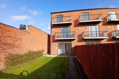 4 bedroom end of terrace house for sale, St. Saviours Road, North Evington