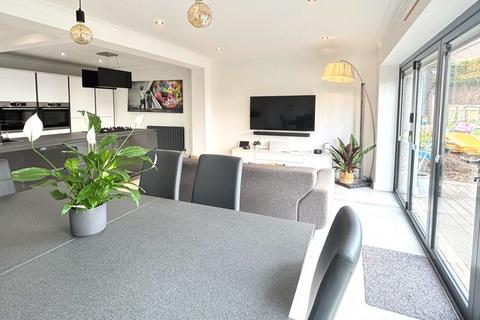 46 Millfields, Hucclecote, Gloucester, GL3 3NH