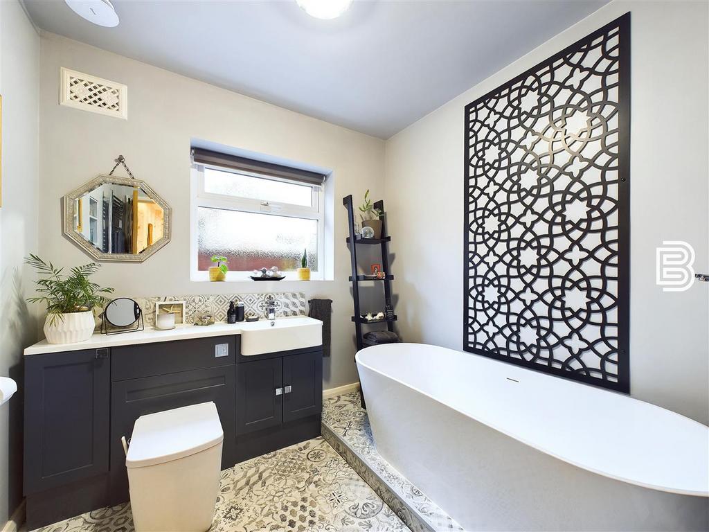 CAM03787 G0-PR0061-STILL018.jpg