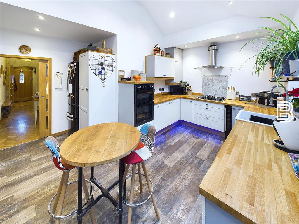 CAM03787 G0-PR0061-STILL026.jpg