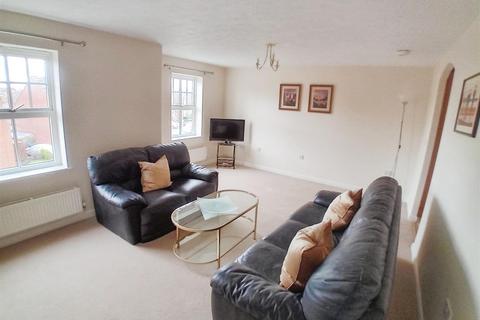 2 bedroom apartment to rent, Shreres Dyche, Chase Meadow, Warwick