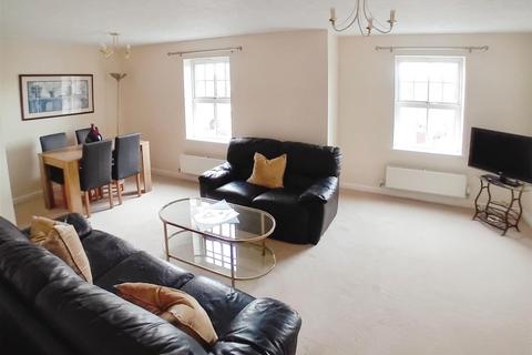 2 bedroom apartment to rent, Shreres Dyche, Chase Meadow, Warwick