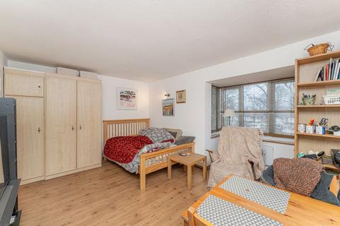 Studio for sale, Pycroft Way, Edmonton