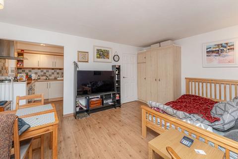 Studio for sale, Pycroft Way, Edmonton