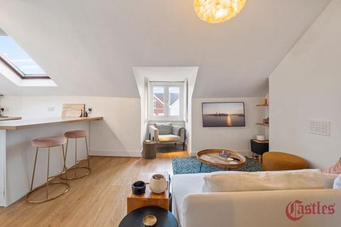 1 bedroom apartment for sale, Ferme Park Road, N8