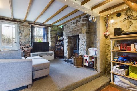 2 bedroom cottage for sale, Bridge Road, Illogan - Deceptively spacious character semi-detached cottage