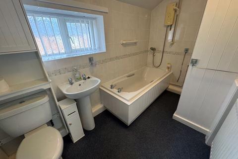 3 bedroom terraced house to rent, Diamond Street, Wallsend NE28