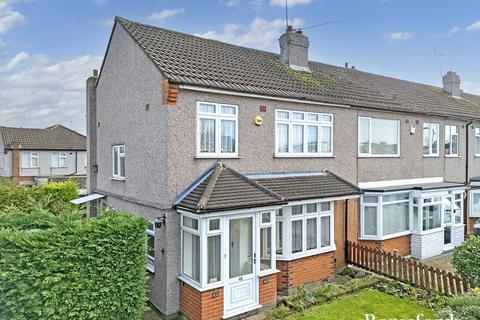 3 bedroom end of terrace house for sale, Severn Drive, Upminster, RM14