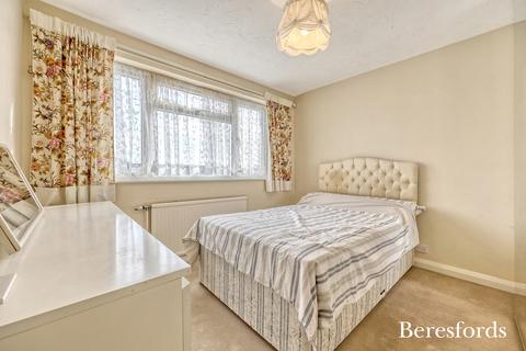 3 bedroom end of terrace house for sale, Severn Drive, Upminster, RM14