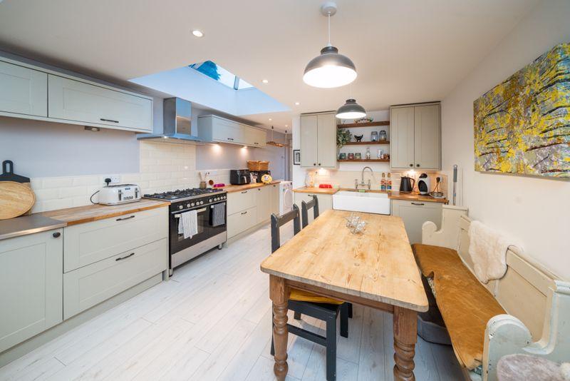 Kitchen/dining/sitting