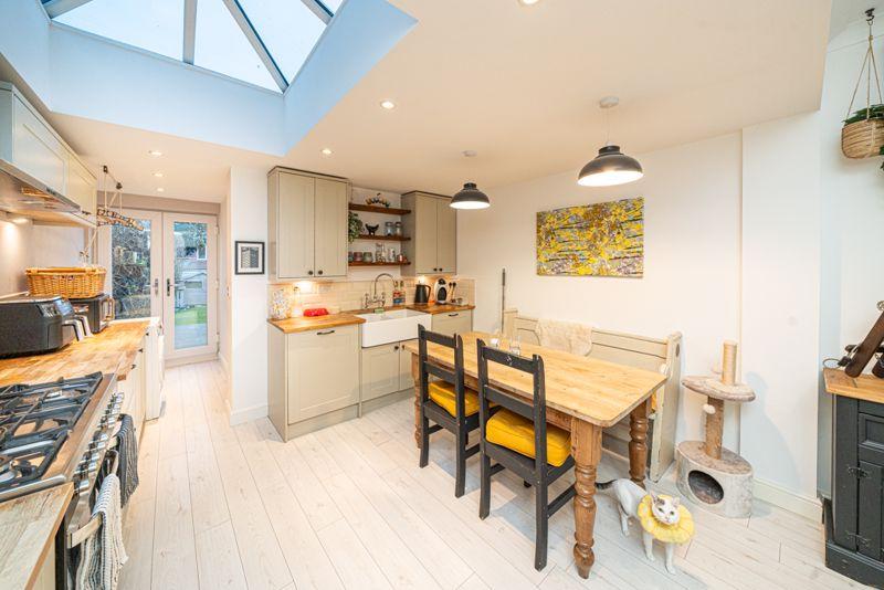 Kitchen/dining/sitting