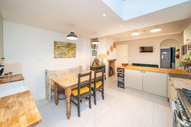 Kitchen/dining/sitting