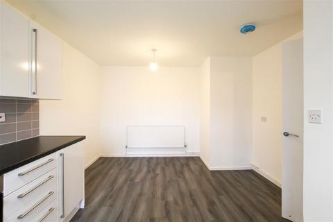 3 bedroom terraced house to rent, Abbey Place, Cambridge CB25