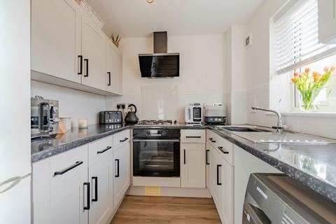 32 Cutsdean Close, Bishops Cleeve, Cheltenham, GL52 8UN