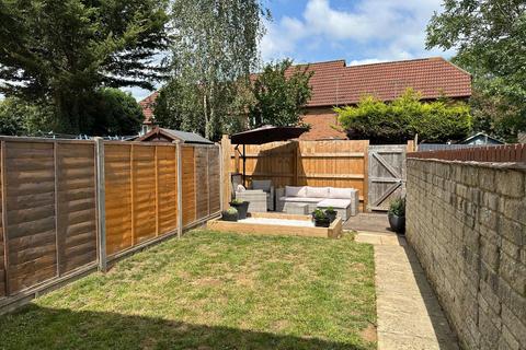 32 Cutsdean Close, Bishops Cleeve, Cheltenham, GL52 8UN