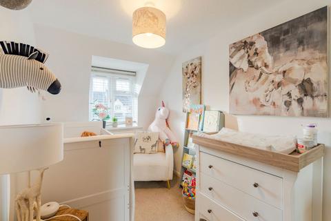 32 Cutsdean Close, Bishops Cleeve, Cheltenham, GL52 8UN