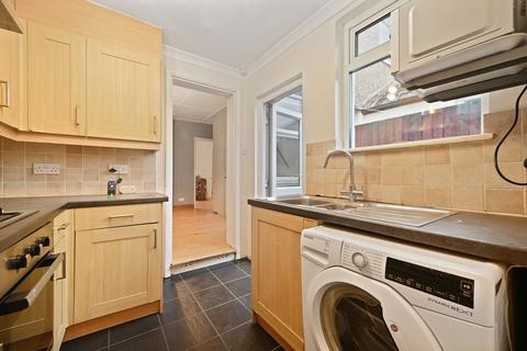 5 Beaconsfield Place, Epsom, KT17 4BD