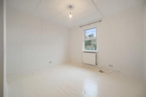 5 Beaconsfield Place, Epsom, KT17 4BD