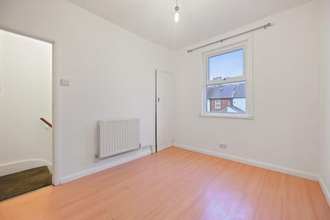5 Beaconsfield Place, Epsom, KT17 4BD