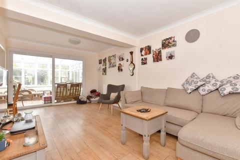 3 bedroom chalet for sale, Bruce Grove, Wickford, Essex