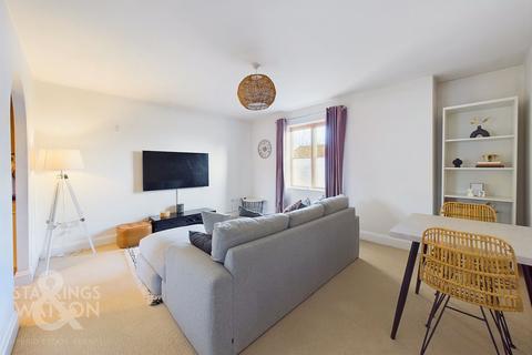 1 bedroom flat for sale, Trafalgar Square, Poringland, Norwich